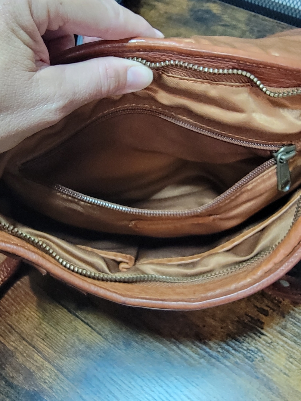 Marta Ponti Woven Leather Shoulder Bag in Chestnut Brown - Picture 8 of 11